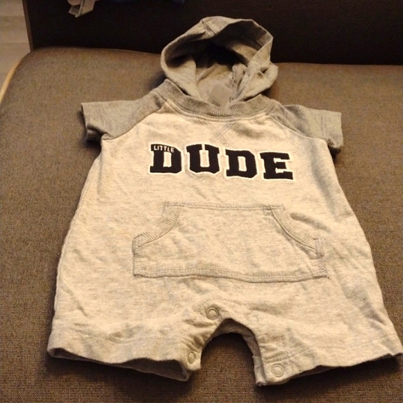 Baby Carter's Onesy shorts with hood size 3months... - Picture 4 of 8